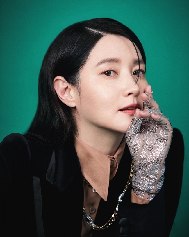 Lee Young Ae tuổi U60 tươi trẻ nhờ mỗi năm làm 1 việc để tăng sinh collagen, elastin - Ảnh 2. Lee Young Ae tuổi U60 tươi trẻ nhờ mỗi năm làm 1 việc để tăng sinh collagen, elastin - Ảnh 2.