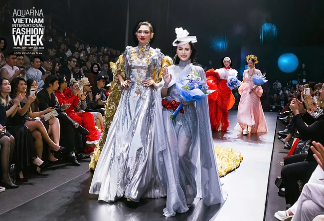 Người đứng sau những bước catwalk "triệu view" trong show diễn của NTK Thanh Hương Bùi - Ảnh 1. Người đứng sau những bước catwalk "triệu view" trong show diễn của NTK Thanh Hương Bùi - Ảnh 1.
