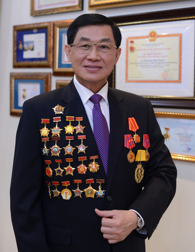 3853-johnathan-hanh-nguyen-vua-hang-hieu-3-jpg-1578559193-09012020153953-158476912751852704969202405220858220859130-17498082258871304591067.png