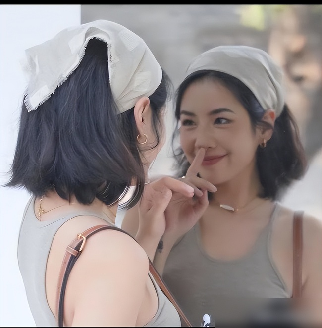 Bước vào tuổi 40–50 đừng cố gồng gánh! Đây là 3 kiểu tóc chính là "mật mã trẻ hóa" dành cho phụ nữ trung niên - Ảnh 4. Bước vào tuổi 40–50 đừng cố gồng gánh! Đây là 3 kiểu tóc chính là "mật mã trẻ hóa" dành cho phụ nữ trung niên - Ảnh 4.