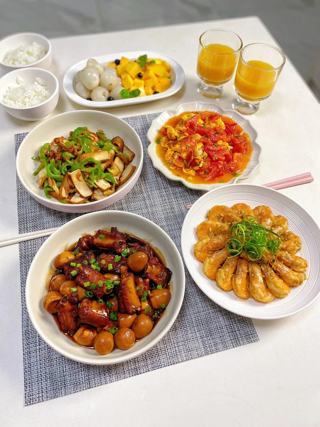 10 thực đơn cơm tối mùa hè dễ nấu: Ngon đậm đà, hao cơm “không trượt bữa nào”! - Ảnh 7. 10 thực đơn cơm tối mùa hè dễ nấu: Ngon đậm đà, hao cơm “không trượt bữa nào”! - Ảnh 7.