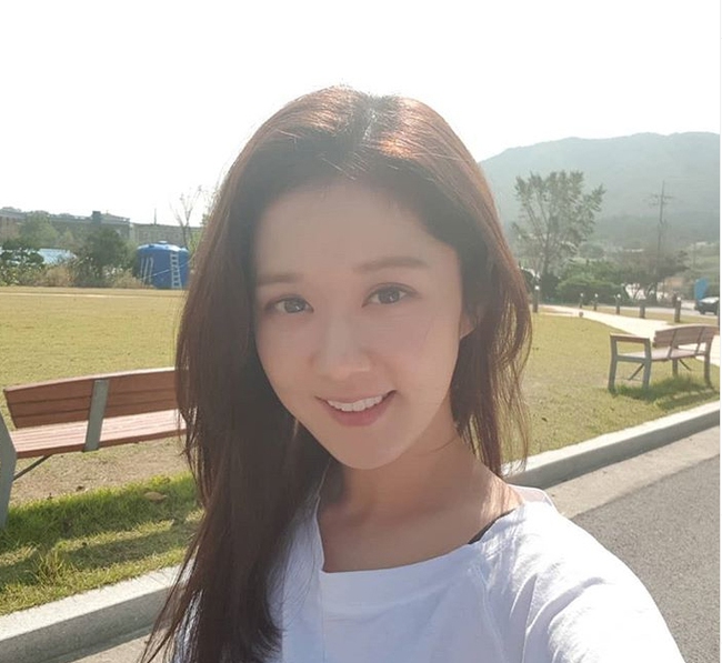 Jang Na Ra xứng danh "ma cà rồng" xứ Hàn nhờ chăm ăn 3 loại củ quả chống nắng, giàu collagen, Việt Nam có nhiều - Ảnh 4. Jang Na Ra xứng danh "ma cà rồng" xứ Hàn nhờ chăm ăn 3 loại củ quả chống nắng, giàu collagen, Việt Nam có nhiều - Ảnh 4.