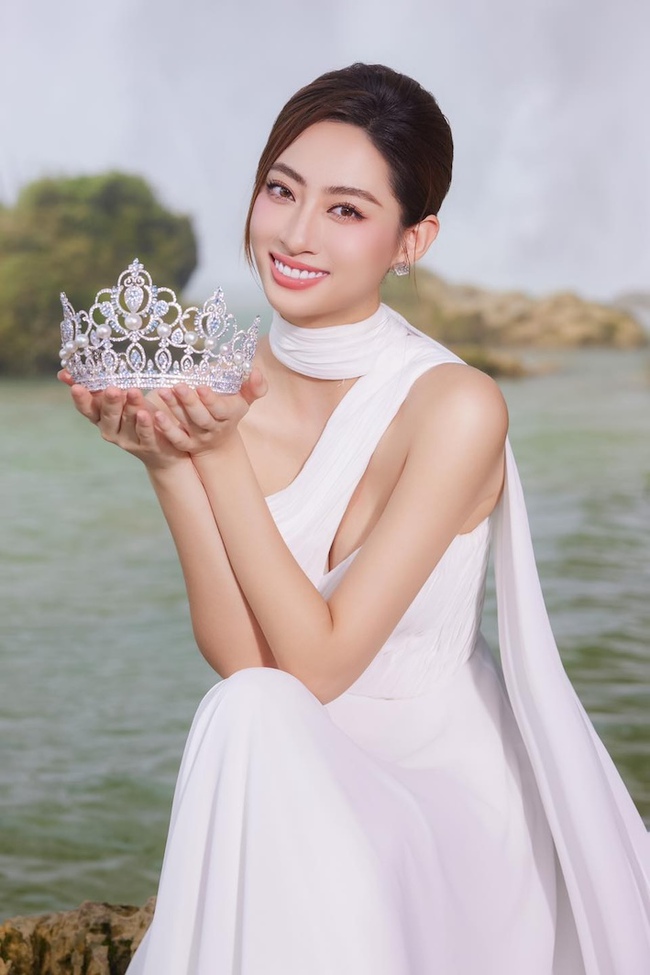 Đố bạn nhận ra nàng Hậu trong bức ảnh này là ai: Trưởng thành đã xinh đẹp hơn người còn học cực đỉnh đấy nhé! - Ảnh 2. Đố bạn nhận ra nàng Hậu trong bức ảnh này là ai: Trưởng thành đã xinh đẹp hơn người còn học cực đỉnh đấy nhé! - Ảnh 2.