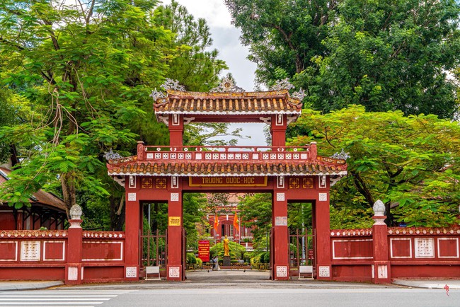 "Soi" trường học của 2 thủ khoa có điểm cao nhất, nhì lịch sử kỳ thi ĐGNL TP.HCM, phát hiện 1 chi tiết cực bất ngờ: Quá nể! - Ảnh 3. "Soi" trường học của 2 thủ khoa có điểm cao nhất, nhì lịch sử kỳ thi ĐGNL TP.HCM, phát hiện 1 chi tiết cực bất ngờ: Quá nể! - Ảnh 3.