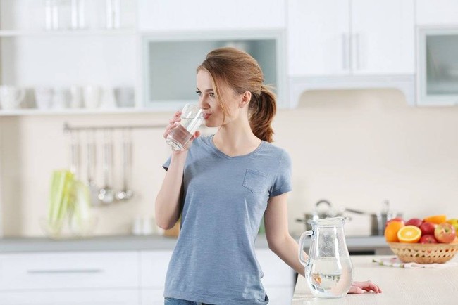 Không uống đủ nước khiến cơ thể mất nước, 8 căn bệnh này có thể sẽ "âm thầm" tìm đến bạn - Ảnh 4. Không uống đủ nước khiến cơ thể mất nước, 8 căn bệnh này có thể sẽ "âm thầm" tìm đến bạn - Ảnh 4.