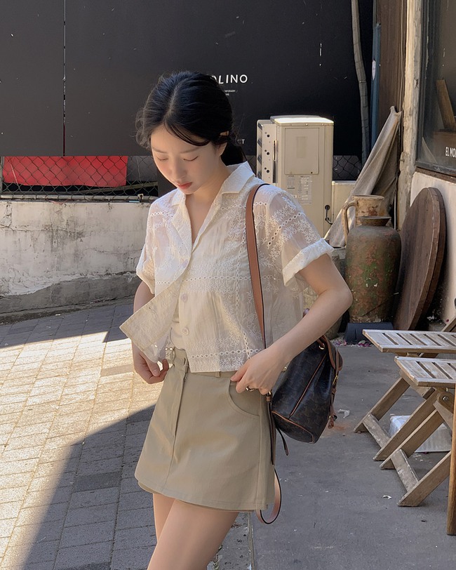 10 set đồ màu trung tính mùa hè: Không nhạt nhẽo mà cực sang, dành cho nàng thích sự đơn giản - Ảnh 5. 10 set đồ màu trung tính mùa hè: Không nhạt nhẽo mà cực sang, dành cho nàng thích sự đơn giản - Ảnh 5.