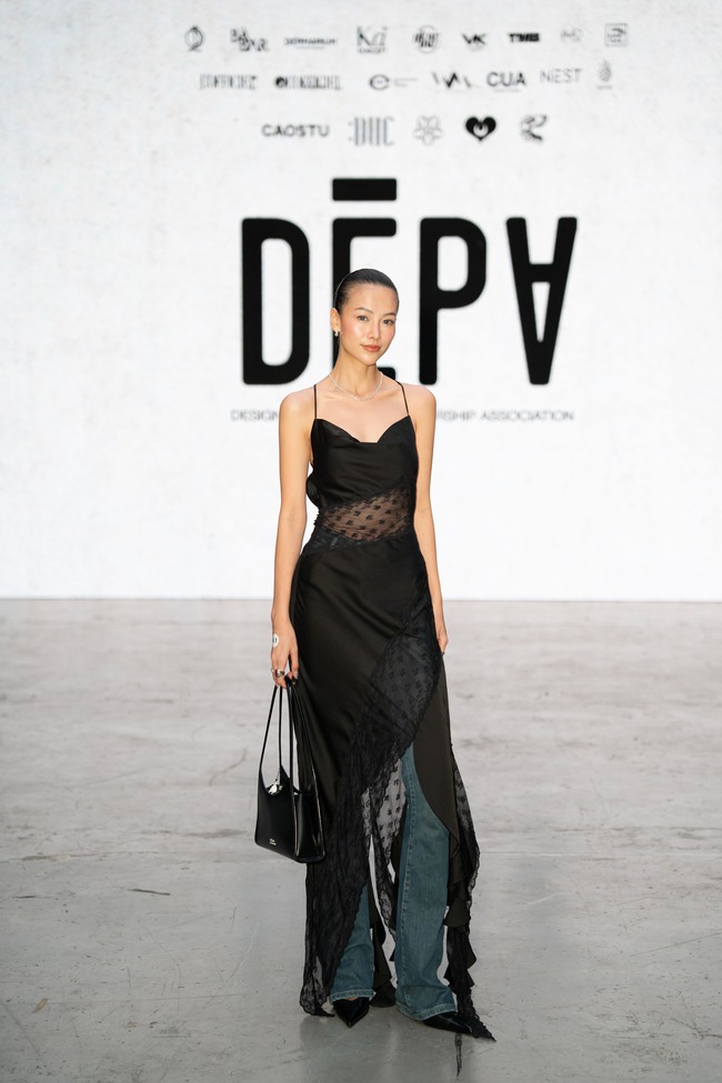 HH Phương Khánh lên đồ "chất - lạ", Ái Phương, Tóc Tiên sexy hết nấc trên thảm đỏ thời trang - Ảnh 5. HH Phương Khánh lên đồ "chất - lạ", Ái Phương, Tóc Tiên sexy hết nấc trên thảm đỏ thời trang - Ảnh 5.