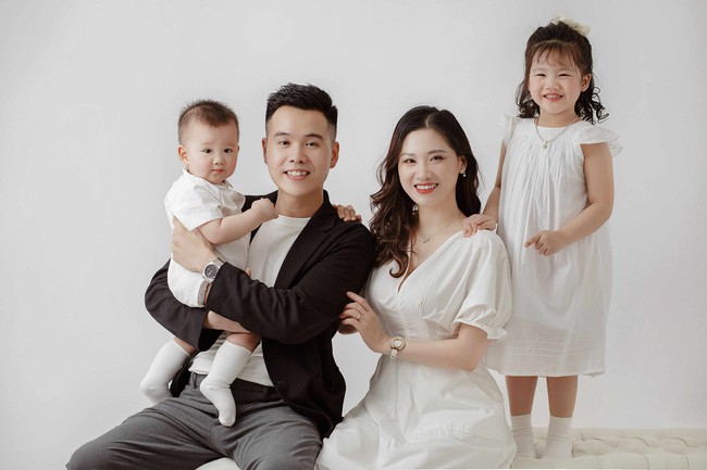 Gặp mặt gia đình cặp đôi bác sĩ đáng yêu trên MXH : "Tuổi thơ của các con ngắn lắm, sợ sau lớn hơn rồi lại không thích đi chơi với bố mẹ nữa" - Ảnh 4. Gặp mặt gia đình cặp đôi bác sĩ đáng yêu trên MXH : "Tuổi thơ của các con ngắn lắm, sợ sau lớn hơn rồi lại không thích đi chơi với bố mẹ nữa" - Ảnh 4.