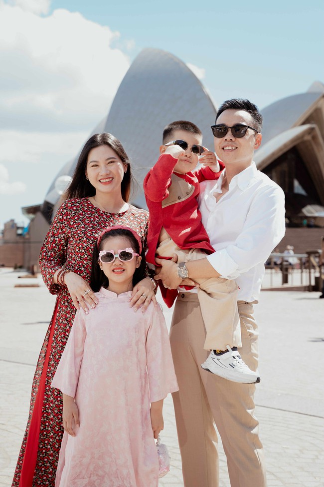 Gặp mặt gia đình cặp đôi bác sĩ đáng yêu trên MXH : "Tuổi thơ của các con ngắn lắm, sợ sau lớn hơn rồi lại không thích đi chơi với bố mẹ nữa" - Ảnh 3. Gặp mặt gia đình cặp đôi bác sĩ đáng yêu trên MXH : "Tuổi thơ của các con ngắn lắm, sợ sau lớn hơn rồi lại không thích đi chơi với bố mẹ nữa" - Ảnh 3.