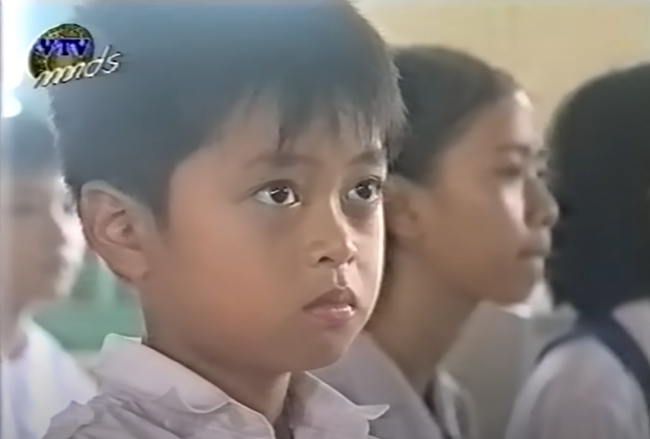 Mọi cha mẹ đều nên xem bộ phim Việt Nam năm 2000 này: Quá hay! Như 1 bài học giúp ta tỉnh ngộ trong việc dạy con! - Ảnh 2. Mọi cha mẹ đều nên xem bộ phim Việt Nam năm 2000 này: Quá hay! Như 1 bài học giúp ta tỉnh ngộ trong việc dạy con! - Ảnh 2.