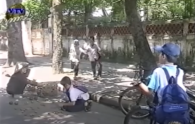 Mọi cha mẹ đều nên xem bộ phim Việt Nam năm 2000 này: Quá hay! Như 1 bài học giúp ta tỉnh ngộ trong việc dạy con! - Ảnh 3. Mọi cha mẹ đều nên xem bộ phim Việt Nam năm 2000 này: Quá hay! Như 1 bài học giúp ta tỉnh ngộ trong việc dạy con! - Ảnh 3.