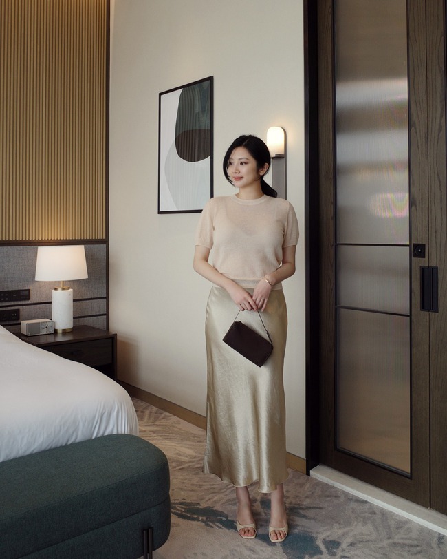 10 bộ cánh tối giản vẫn giúp chị em trở thành hình mẫu mặc đẹp nơi công sở - Ảnh 3. 10 bộ cánh tối giản vẫn giúp chị em trở thành hình mẫu mặc đẹp nơi công sở - Ảnh 3.