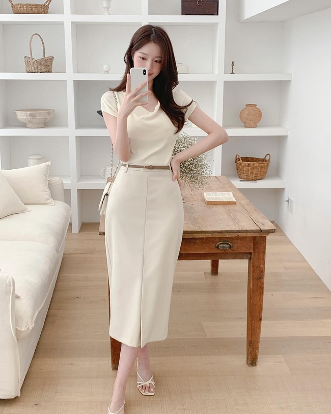 10 bộ cánh tối giản vẫn giúp chị em trở thành hình mẫu mặc đẹp nơi công sở - Ảnh 4. 10 bộ cánh tối giản vẫn giúp chị em trở thành hình mẫu mặc đẹp nơi công sở - Ảnh 4.