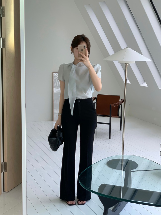 10 bộ cánh tối giản vẫn giúp chị em trở thành hình mẫu mặc đẹp nơi công sở - Ảnh 9. 10 bộ cánh tối giản vẫn giúp chị em trở thành hình mẫu mặc đẹp nơi công sở - Ảnh 9.