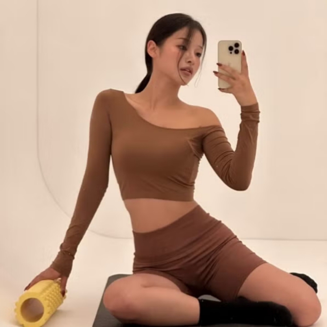 Tuổi 40+ biết giãn cơ đúng cách: Chống lão hóa, dáng đẹp như thời thanh xuân - Ảnh 2. Tuổi 40+ biết giãn cơ đúng cách: Chống lão hóa, dáng đẹp như thời thanh xuân - Ảnh 2.
