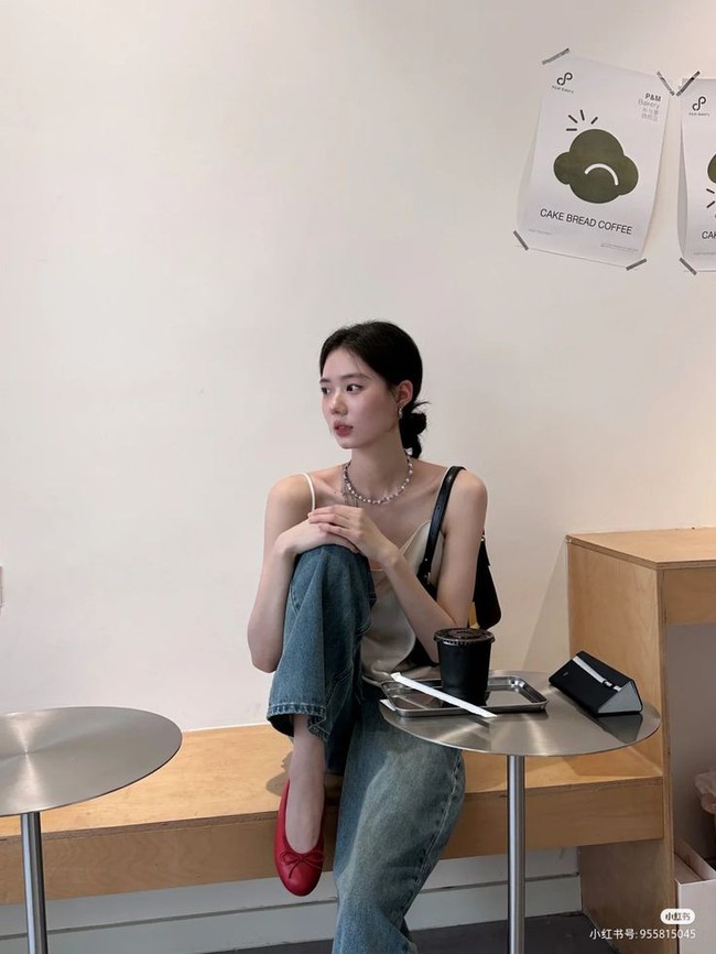 Tuổi 40+ biết giãn cơ đúng cách: Chống lão hóa, dáng đẹp như thời thanh xuân - Ảnh 4. Tuổi 40+ biết giãn cơ đúng cách: Chống lão hóa, dáng đẹp như thời thanh xuân - Ảnh 4.