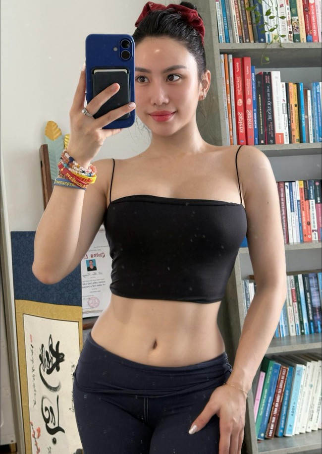Không phải thẩm mỹ đắt đỏ, đây mới là thói quen rẻ hều giúp nữ PT có da hồng hào, căng mọng collagen chỉ sau 1 tháng - Ảnh 5. Không phải thẩm mỹ đắt đỏ, đây mới là thói quen rẻ hều giúp nữ PT có da hồng hào, căng mọng collagen chỉ sau 1 tháng - Ảnh 5.