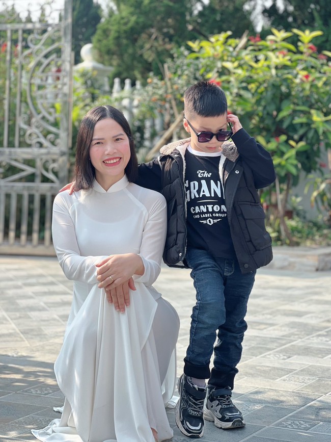 Từng sợ con thua thiệt vì bỏ phố về quê, bà mẹ Thanh Hóa giờ thở phào: "Làm tốt điều này, con ở đâu cũng trưởng thành tử tế" - Ảnh 2. Từng sợ con thua thiệt vì bỏ phố về quê, bà mẹ Thanh Hóa giờ thở phào: "Làm tốt điều này, con ở đâu cũng trưởng thành tử tế" - Ảnh 2.