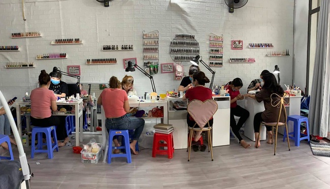 Tôi là chủ một tiệm nail ở Hà Nội, mỗi ngày làm khoảng 20 bộ móng: Tôi phải nộp thuế bao nhiêu? - Ảnh 1.