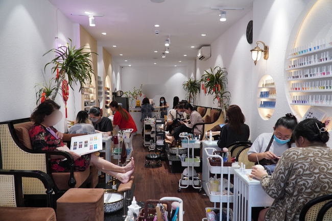 Tôi là chủ một tiệm nail ở Hà Nội, mỗi ngày làm khoảng 20 bộ móng: Tôi phải nộp thuế bao nhiêu? - Ảnh 3.