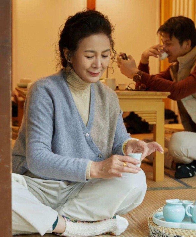 4 kiểu tóc được cho là "VÙNG CẤM" đối với phụ nữ trung niên vì kém sang, dễ bị cộng thêm 10 tuổi - Ảnh 3. 4 kiểu tóc được cho là "VÙNG CẤM" đối với phụ nữ trung niên vì kém sang, dễ bị cộng thêm 10 tuổi - Ảnh 3.