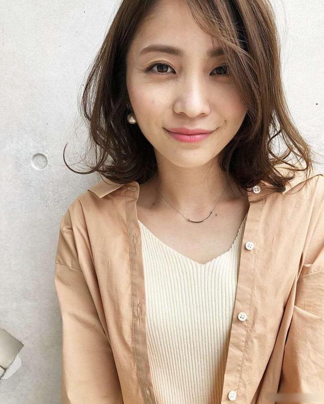 Từ kinh nghiệm bản thân, tôi thấy đây là 3 kiểu tóc rất hợp cho phụ nữ trung niên - Ảnh 1. Từ kinh nghiệm bản thân, tôi thấy đây là 3 kiểu tóc rất hợp cho phụ nữ trung niên - Ảnh 1.