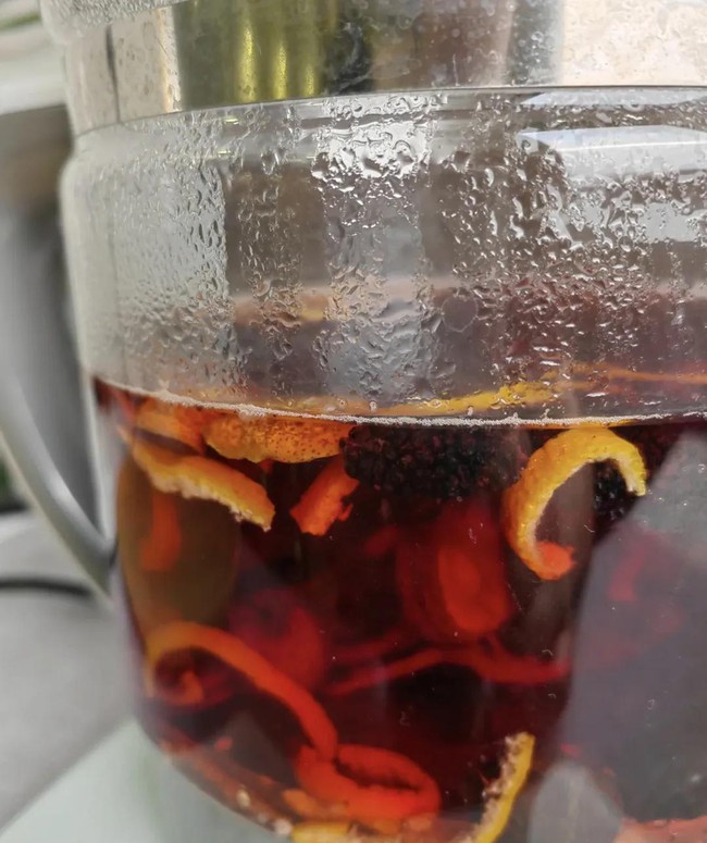 Hè nóng như đổ lửa, tôi bỏ chè đậu xanh để uống món này: Ngon hơn, mát hơn, cả nhà mê mẩn - Ảnh 2. Hè nóng như đổ lửa, tôi bỏ chè đậu xanh để uống món này: Ngon hơn, mát hơn, cả nhà mê mẩn - Ảnh 2.