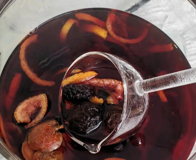 Hè nóng như đổ lửa, tôi bỏ chè đậu xanh để uống món này: Ngon hơn, mát hơn, cả nhà mê mẩn - Ảnh 3. Hè nóng như đổ lửa, tôi bỏ chè đậu xanh để uống món này: Ngon hơn, mát hơn, cả nhà mê mẩn - Ảnh 3.