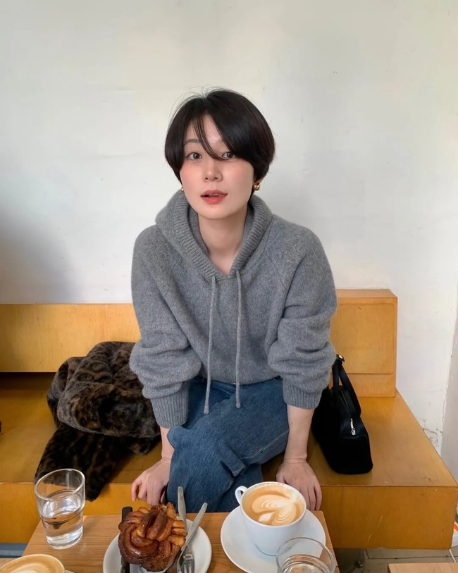 Kiểu tóc “Boy Bob” do Song Hye Kyo lăng xê đang gây sốt, hiệu quả trẻ hóa nhan sắc tuyệt vời - Ảnh 10.