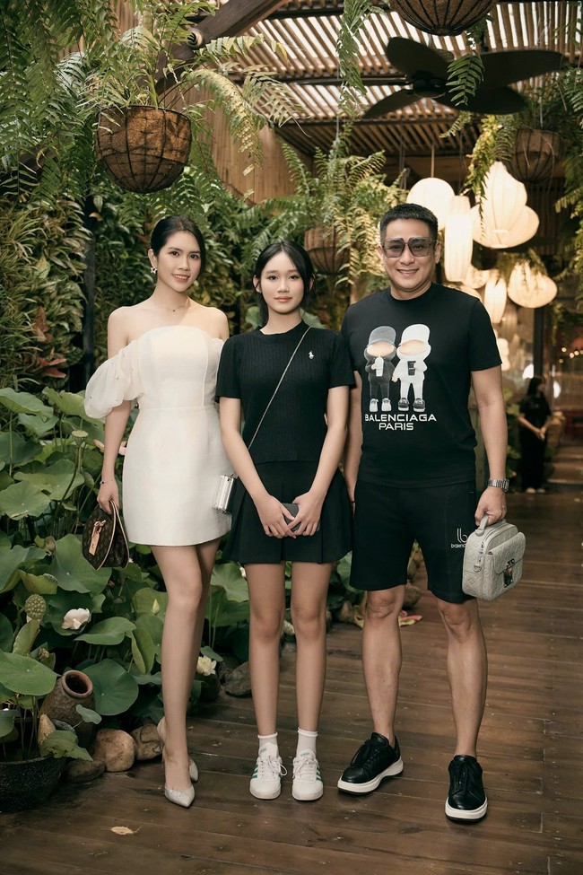 Con gái Minh Tiệp 14 tuổi cao gần 1,7m: Không bao giờ bỏ bữa sáng, ngày nào cũng ăn 1 thứ tủ lạnh luôn sẵn - Ảnh 1. Con gái Minh Tiệp 14 tuổi cao gần 1,7m: Không bao giờ bỏ bữa sáng, ngày nào cũng ăn 1 thứ tủ lạnh luôn sẵn - Ảnh 1.