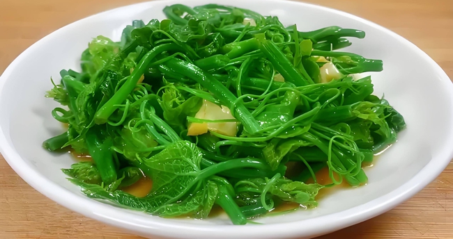 Đừng để cái nóng bức bối làm hỏng khẩu vị: 4 loại rau "vàng" tháng 7 giúp giải nhiệt, ngon miệng, tốt cho sức khỏe - Ảnh 7. Đừng để cái nóng bức bối làm hỏng khẩu vị: 4 loại rau "vàng" tháng 7 giúp giải nhiệt, ngon miệng, tốt cho sức khỏe - Ảnh 7.