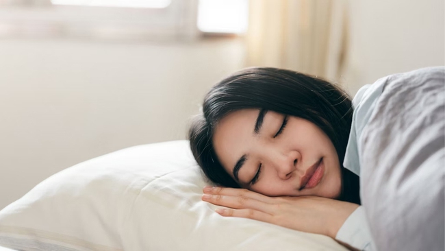 7 sai lầm về lối sống khiến da bị hút cạn collagen, nhăn nheo kéo đầy: Làm 4 việc chống lão hóa, da trẻ thấy rõ mà không tốn kém - Ảnh 3. 7 sai lầm về lối sống khiến da bị hút cạn collagen, nhăn nheo kéo đầy: Làm 4 việc chống lão hóa, da trẻ thấy rõ mà không tốn kém - Ảnh 3.