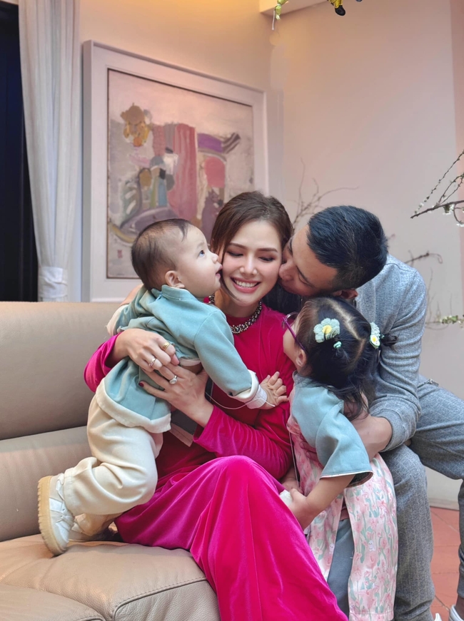 Soi chuyện con cái của cặp bạn thân là phú bà VBiz, phát hiện điểm chung thú vị: Đã giàu sụ còn dạy con khéo thế này - Ảnh 2. Soi chuyện con cái của cặp bạn thân là phú bà VBiz, phát hiện điểm chung thú vị: Đã giàu sụ còn dạy con khéo thế này - Ảnh 2.
