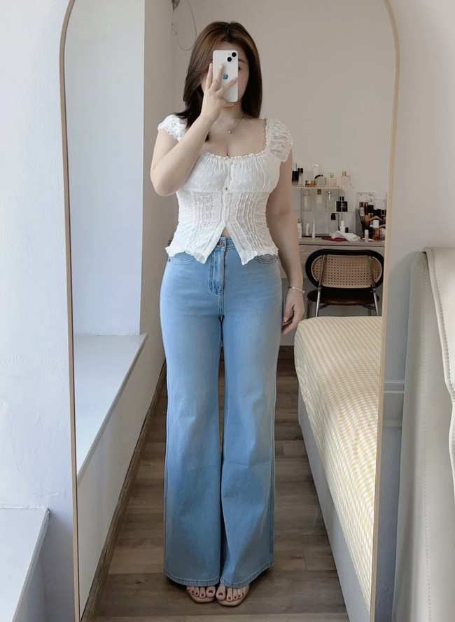 Hóa ra dáng người đầy đặn khi mặc đồ bó lại đẹp như vậy! - Ảnh 3. Hóa ra dáng người đầy đặn khi mặc đồ bó lại đẹp như vậy! - Ảnh 3.