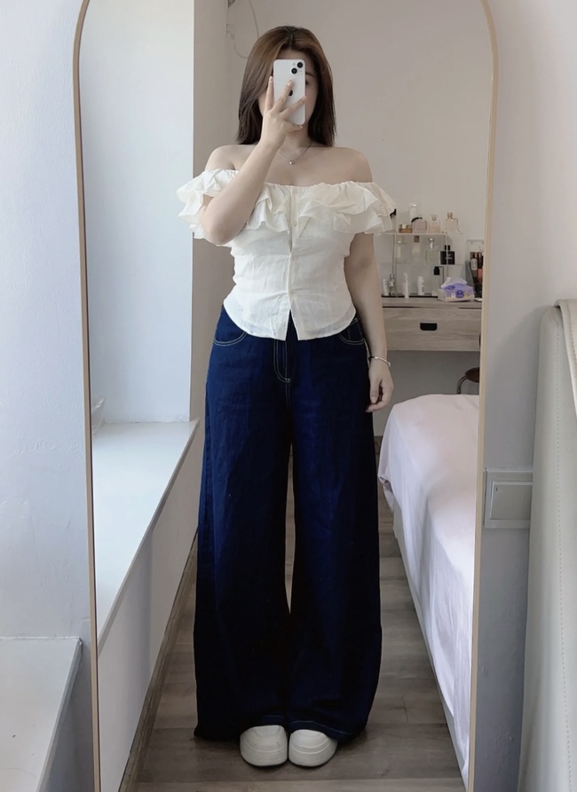 Hóa ra dáng người đầy đặn khi mặc đồ bó lại đẹp như vậy! - Ảnh 2. Hóa ra dáng người đầy đặn khi mặc đồ bó lại đẹp như vậy! - Ảnh 2.