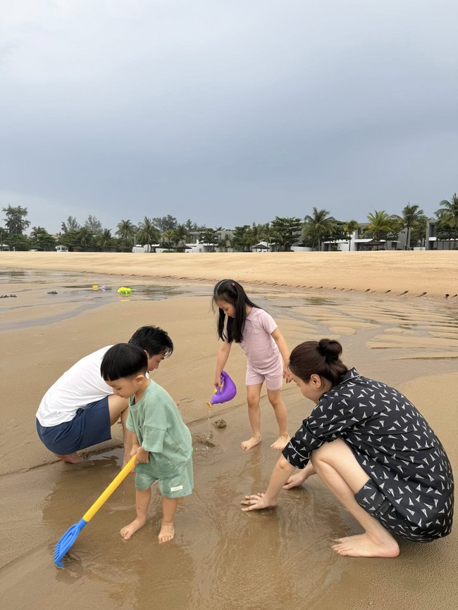 Cường Đô la đăng chục tấm ảnh, một người phải thốt lên: Không quen biết nhưng quá ngưỡng mộ lối sống, cách làm cha của anh - Ảnh 2. Cường Đô la đăng chục tấm ảnh, một người phải thốt lên: Không quen biết nhưng quá ngưỡng mộ lối sống, cách làm cha của anh - Ảnh 2.