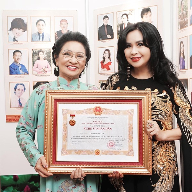 Mẹ ruột diva Thanh Lam nhan sắc thời trẻ đã cực phẩm mà dạy con cũng rất thấm: Đọc đến đâu, nể đến đó! - Ảnh 2. Mẹ ruột diva Thanh Lam nhan sắc thời trẻ đã cực phẩm mà dạy con cũng rất thấm: Đọc đến đâu, nể đến đó! - Ảnh 2.