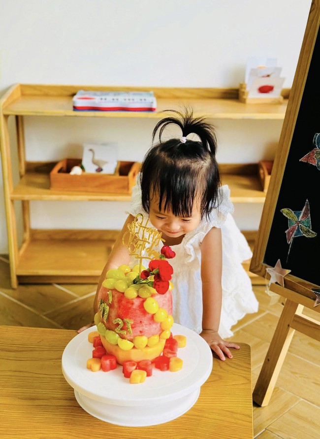 Ở TP.HCM, có ngôi trường xinh như mơ với cách tổ chức sinh nhật cho trẻ cực độc lạ: Nhìn chiếc bánh là thấy tình yêu thương! - Ảnh 13.