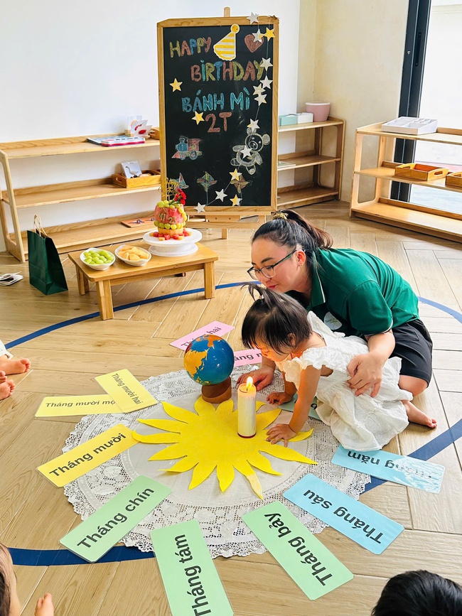 Ở TP.HCM, có ngôi trường xinh như mơ với cách tổ chức sinh nhật cho trẻ cực độc lạ: Nhìn chiếc bánh là thấy tình yêu thương! - Ảnh 16.