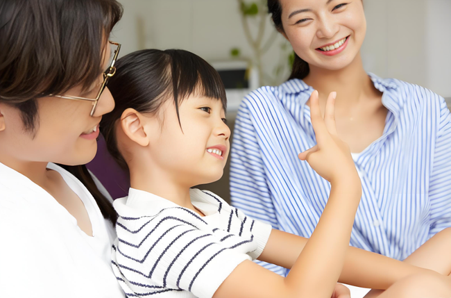 Nhiều cha mẹ không ngờ: Hành động này của họ quyết định tương lai con cái 10 năm sau! - Ảnh 1.