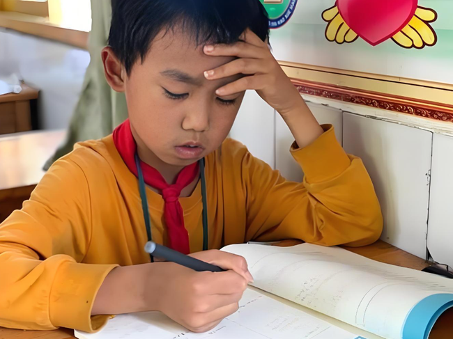 Nghiên cứu phát hiện: 1 thủ phạm nguy hiểm, âm thầm khiến con bạn sụt giảm 4-5 điểm IQ! - Ảnh 1.