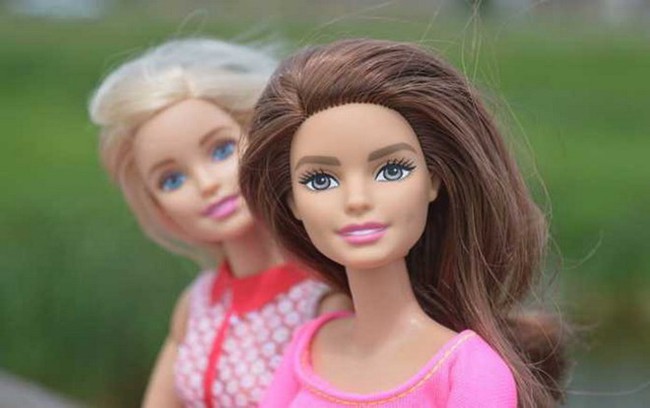 Sau màn đu trend búp bê Barbie của HH Thanh Thủy và loạt mỹ nhân Việt, nhiều bố mẹ cũng tạo hình dễ thương cho con gây bùng nổ MXH - Ảnh 4. Sau màn đu trend búp bê Barbie của HH Thanh Thủy và loạt mỹ nhân Việt, nhiều bố mẹ cũng tạo hình dễ thương cho con gây bùng nổ MXH - Ảnh 4.