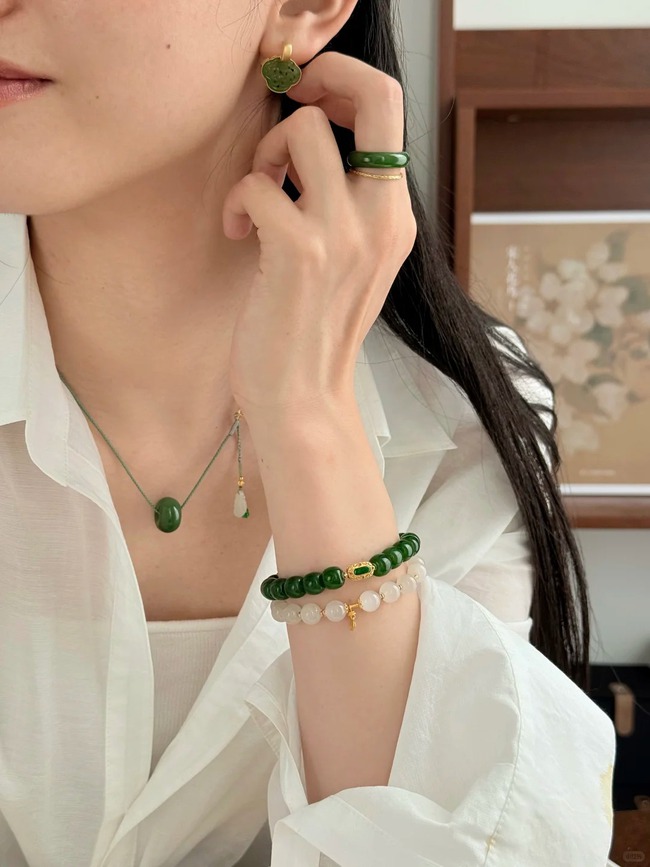 12 con giáp đeo trang sức thế nào để đổi vận trong tháng 8? - Ảnh 1.