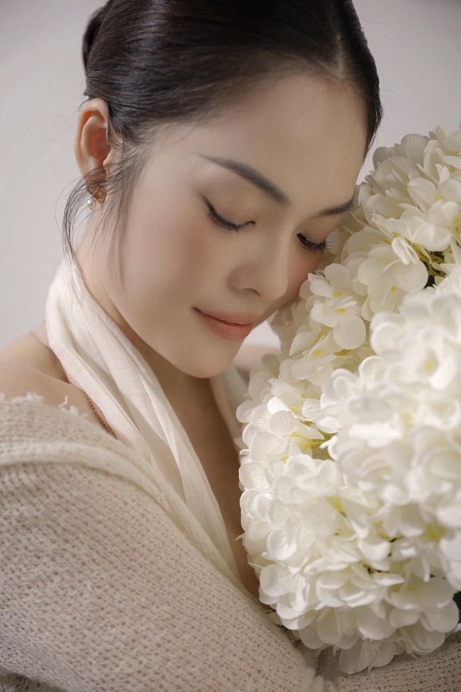 Sao Việt từng phải kiếm 6 tỷ/năm trả nợ, vẫn cho con học trường quốc tế: Vượt qua biến cố, dạy con hay ho - Ảnh 1. Sao Việt từng phải kiếm 6 tỷ/năm trả nợ, vẫn cho con học trường quốc tế: Vượt qua biến cố, dạy con hay ho - Ảnh 1.
