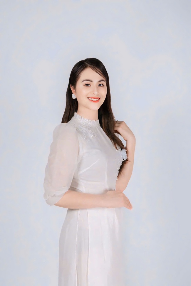 Nữ giáo viên mầm non đăng quang ngôi vị Á hậu 3 Mrs Grand Vietnam 2025 - Ảnh 3. Nữ giáo viên mầm non đăng quang ngôi vị Á hậu 3 Mrs Grand Vietnam 2025 - Ảnh 3.