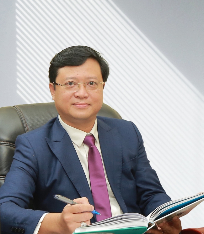 Thầy giáo Hà Nội cảnh báo CÔNG THỨC thao túng tâm lý: Con bạn thông minh, nhưng có thắng nổi kịch bản lừa đảo này? - Ảnh 1. Thầy giáo Hà Nội cảnh báo CÔNG THỨC thao túng tâm lý: Con bạn thông minh, nhưng có thắng nổi kịch bản lừa đảo này? - Ảnh 1.