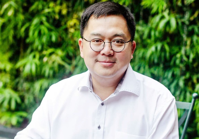 2 câu chuyện người bố ông Hoàng Nam Tiến dạy con khiến ai nghe cũng rưng rưng: Con khỉ mất mẹ và chiếc bát vỡ: - Ảnh 2. 2 câu chuyện người bố ông Hoàng Nam Tiến dạy con khiến ai nghe cũng rưng rưng: Con khỉ mất mẹ và chiếc bát vỡ: - Ảnh 2.
