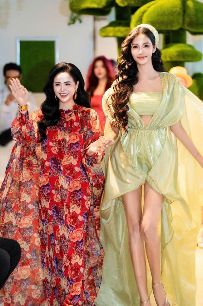 BST This Summer: Bản giao hưởng mùa hạ của NTK Thanh Hương Bùi - Ảnh 1. BST This Summer: Bản giao hưởng mùa hạ của NTK Thanh Hương Bùi - Ảnh 1.