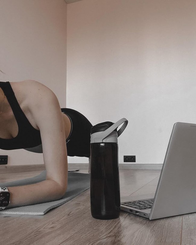 Plank không chỉ giúp săn chắc cơ bụng mà còn giảm đau lưng – được công nhận là bài tập "giảm mỡ bụng" hiệu quả nhất - Ảnh 4. Plank không chỉ giúp săn chắc cơ bụng mà còn giảm đau lưng – được công nhận là bài tập "giảm mỡ bụng" hiệu quả nhất - Ảnh 4.