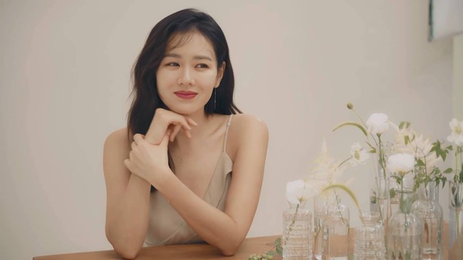 Gái 1 con Son Ye Jin giữ dáng thon thả, tuổi 43 vẫn ngọc ngà như đôi mươi nhờ ăn 1 món vào bữa tối nhiều năm qua - Ảnh 3. Gái 1 con Son Ye Jin giữ dáng thon thả, tuổi 43 vẫn ngọc ngà như đôi mươi nhờ ăn 1 món vào bữa tối nhiều năm qua - Ảnh 3.